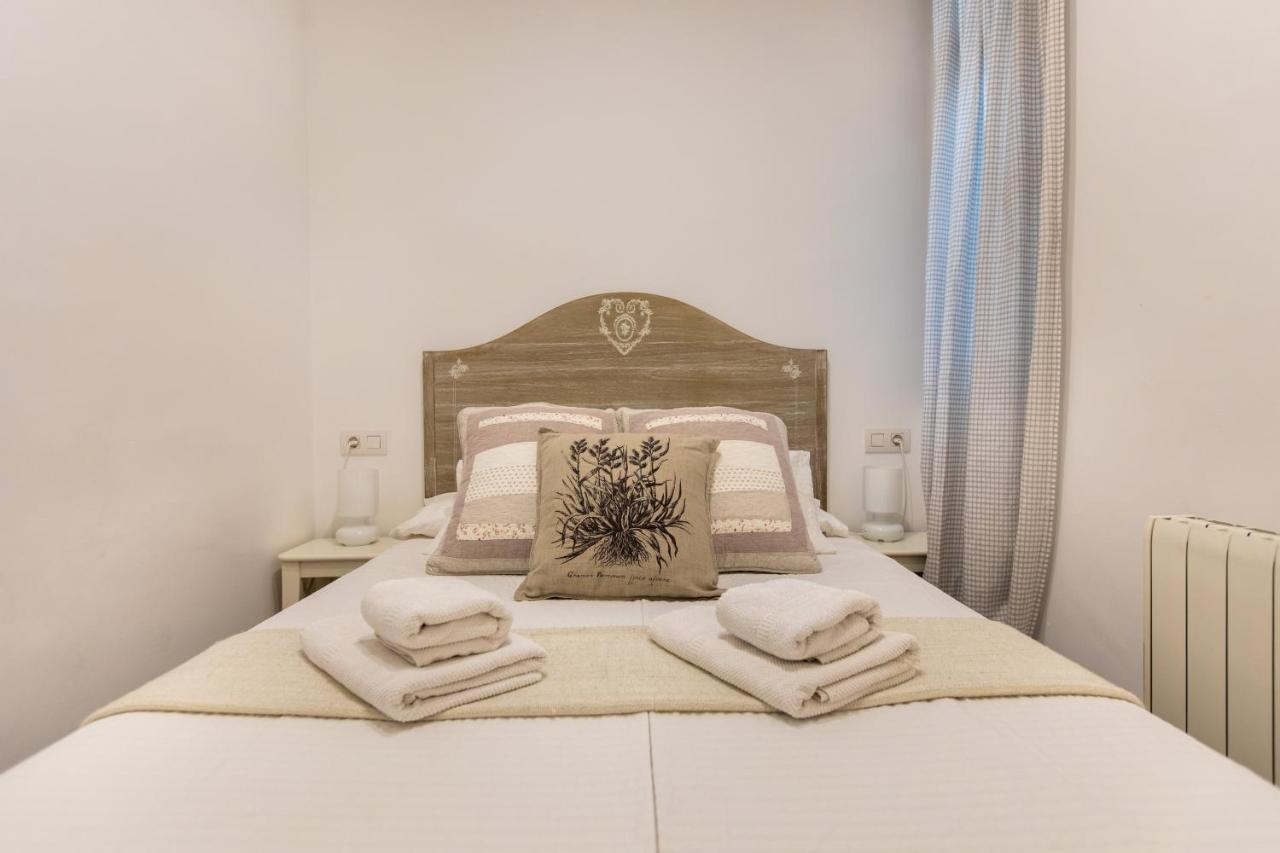 Pere Serafi 2 bedroom apartment Barcelona Buitenkant foto