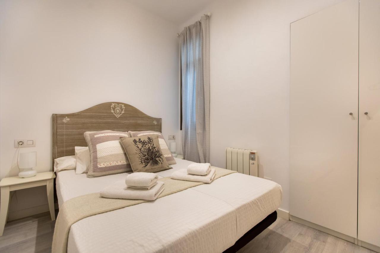 Pere Serafi 2 bedroom apartment Barcelona Buitenkant foto
