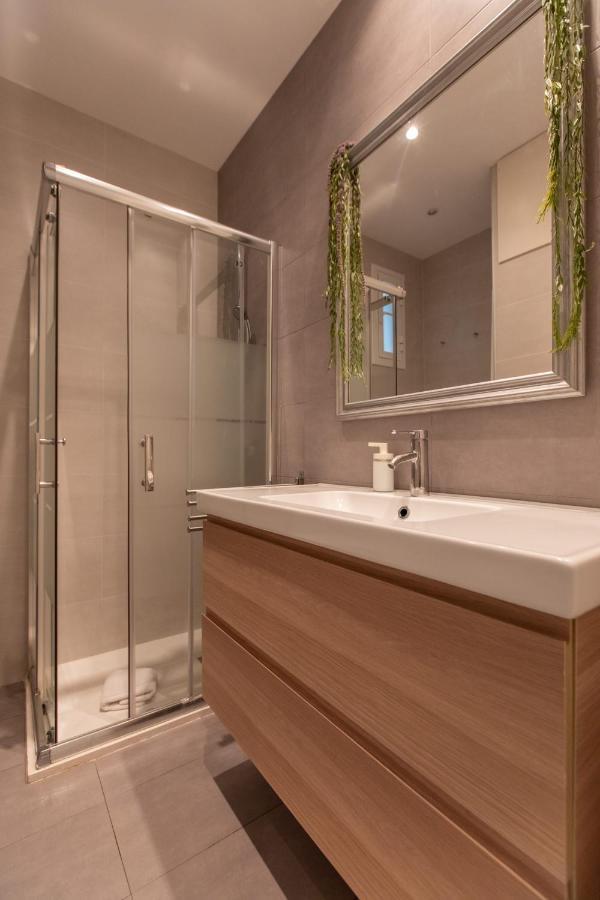 Pere Serafi 2 bedroom apartment Barcelona Buitenkant foto