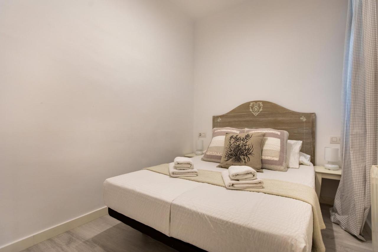 Pere Serafi 2 bedroom apartment Barcelona Buitenkant foto